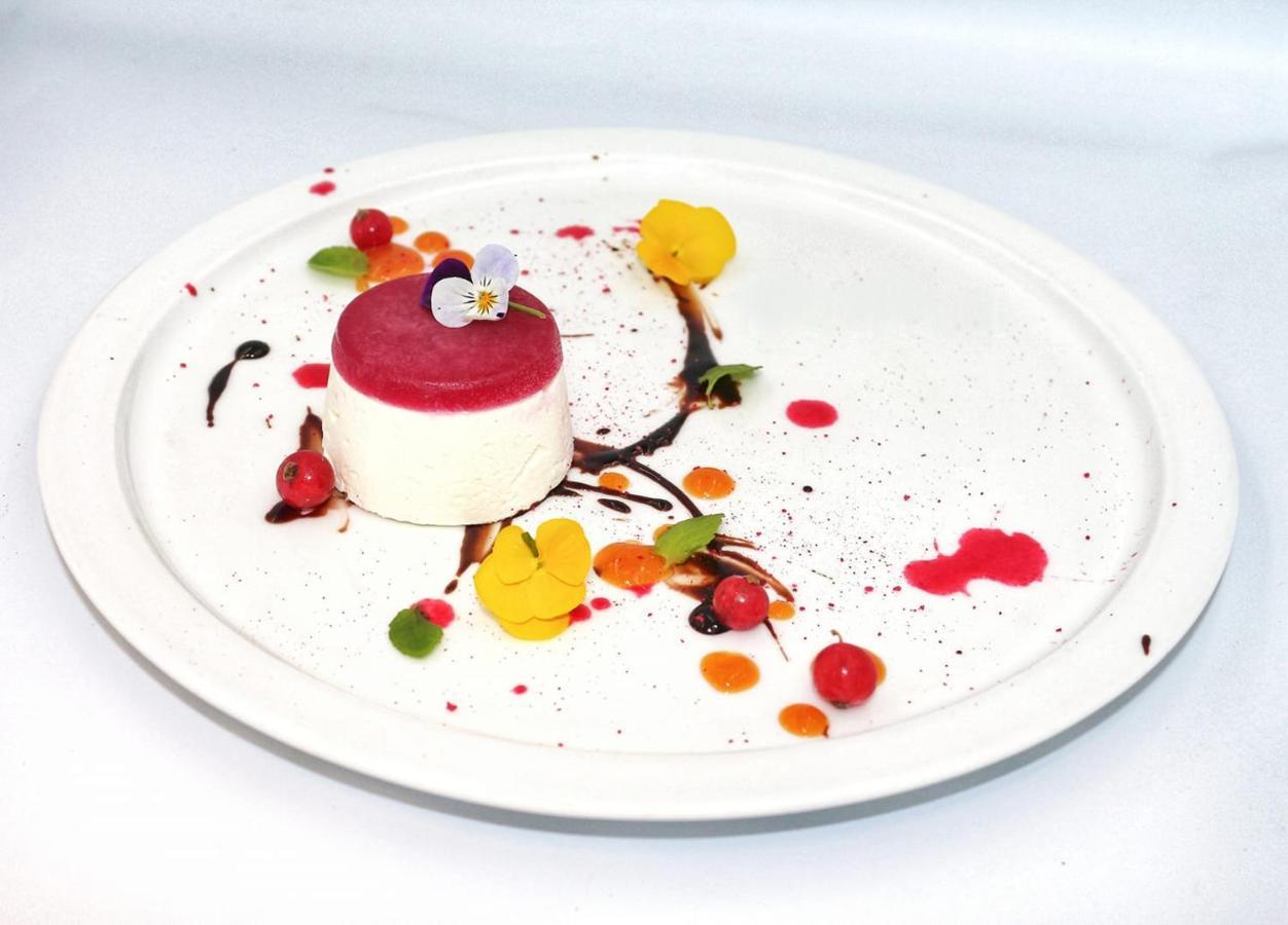 Logis Hotel Restaurant Le Clos Fleuri Castelnaudary Exterior photo