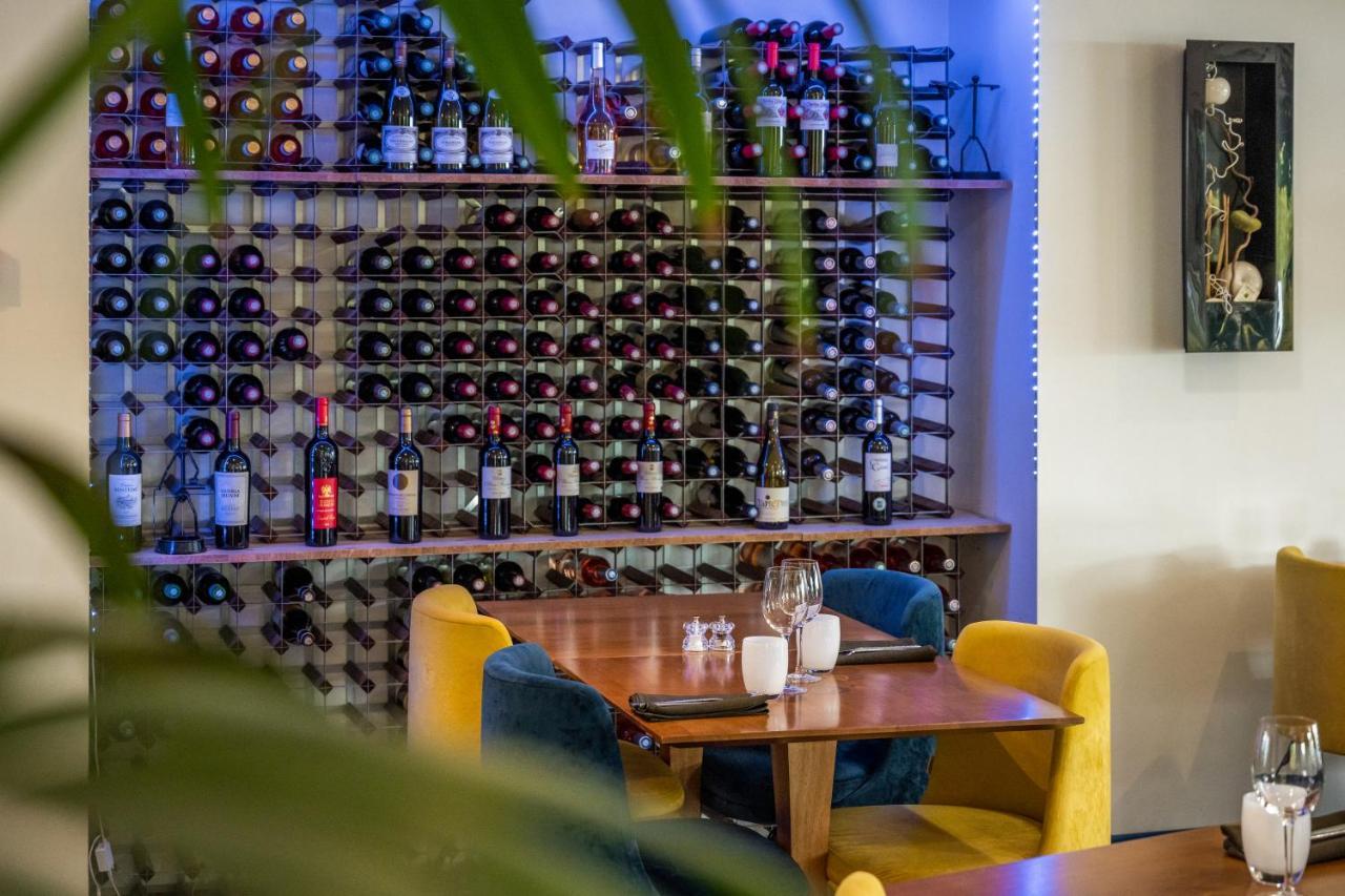 Logis Hotel Restaurant Le Clos Fleuri Castelnaudary Exterior photo